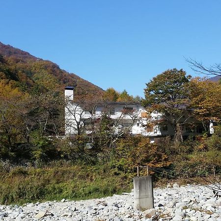 ホテル 風木立の川辺　紫明館 みなかみ町 エクステリア 写真